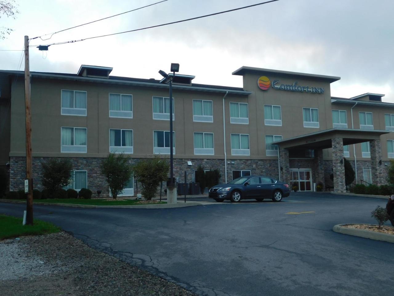 コンフォート イン St. Clairsville エクステリア 写真