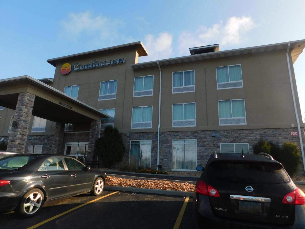 コンフォート イン St. Clairsville エクステリア 写真